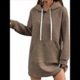 thumbnail image 1 of Suéter Deportivo Holgado con Capucha y Bolsillos para Mujer, Informal, de Larga, con Cordón y Diseño de Gofres Color Café M, 1 of 3
