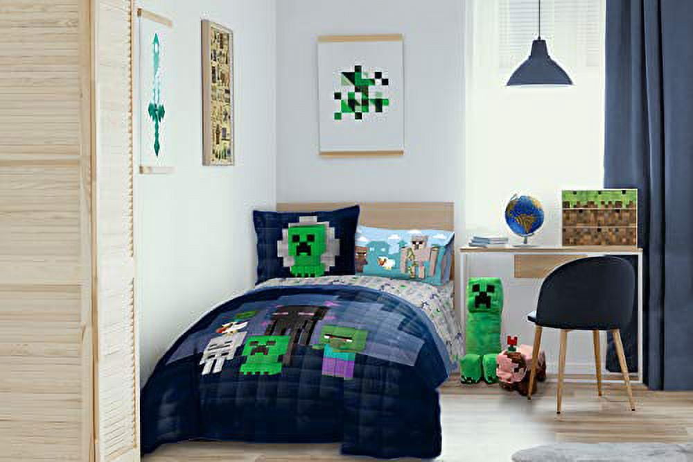 Jay Franco Kids Minecraft Creeper Blue 100% Microfiber Quilt, Twin