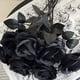 thumbnail image 4 of Xihbxyly Rosa Gótica, Diseño de Seda Roja y Blanca, Decoración Artificial Realista, Perfecta para Halloween y Fiestas, Elegante Opción de Regalo, Tallo de 15.7 Pulgadas de Largo., 4 of 6