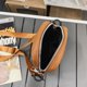 thumbnail image 3 of Bolso bandolera de cuero PU Bolso de hombro casual de moda portátil para el trabajo (marrón) Ehuebsd Para Estrenar, 3 of 9