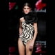 thumbnail image 4 of Traje de baño de una pieza con relleno y un solo hombro con flores tridimensionales en 3D para mujer, 4 of 6