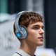 thumbnail image 4 of Auriculares Bluetooth 5.2 para deportes electrónicos con baja latencia, cómodos de usar, 20 horas de uso, plegables, con micrófono, de plástico., 4 of 8