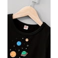 thumbnail image 2 of Camiseta negra Space Explorer para niño - Mezcla de algodón suave, cuello redondo, manga corta con estampado colorido de astronautas y planetas - Lavable a máquina, ideal para el verano, ropa de jue, 2 of 6