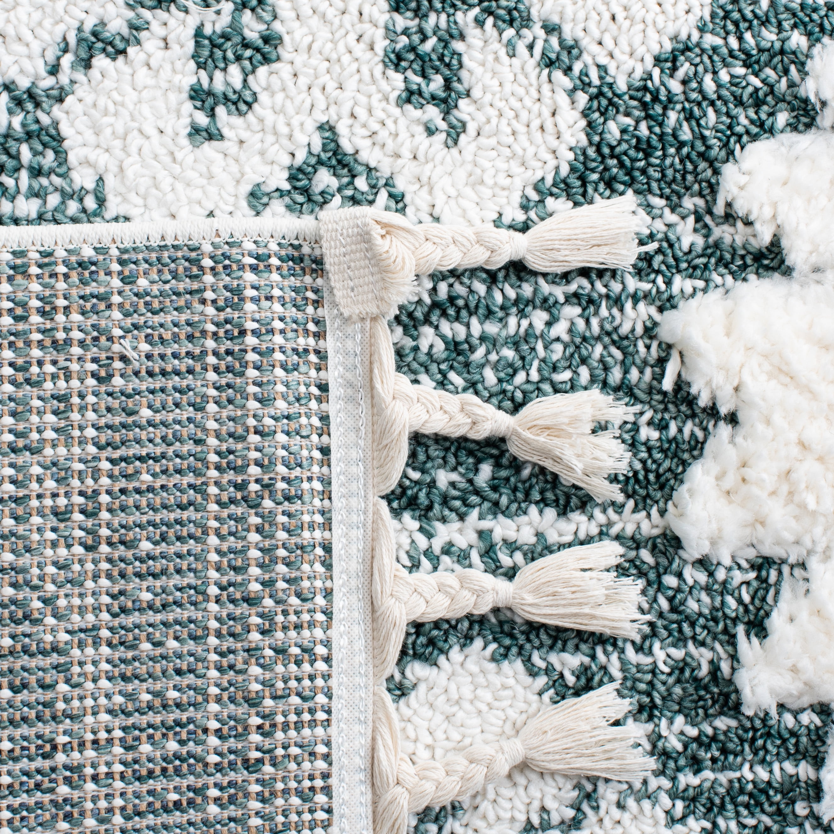 SAFAVIEH Moroccan Tassel Desmond Southwestern Shag Area Rug, Green/Ivory, 5'3" x 7'6"