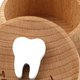 thumbnail image 2 of Colección de dientes caídos de madera Contenedor de dientes de bebé de estilo moderno con tallado en 3D, 2 of 7