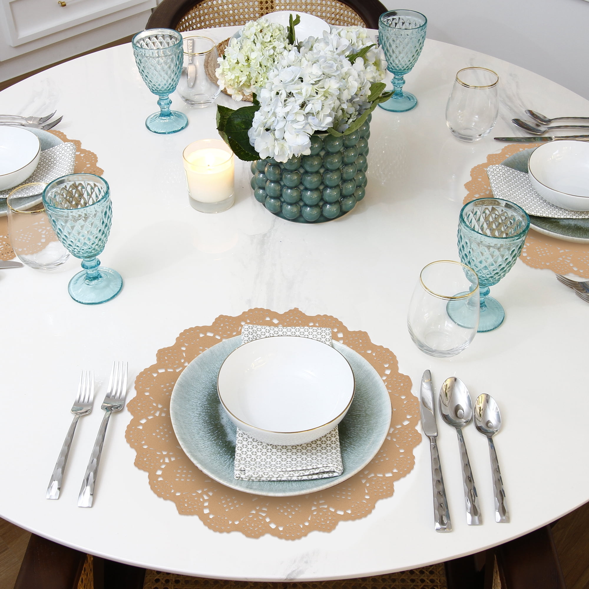 Elcoho 300 Pieces Round Kraft Paper Place Mats 13.5 Inches Lace Paper Doilies Disposable Decorative Table Mats for Weddings Food Cakes Desserts Crafts Party Decor, Brown