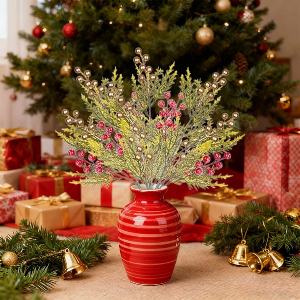 Rama de Pino Artificial con Frutos Rojos y Piñas | Ramo Decorativo Navideño de 50 Cm | Agujas de Pino Artificiales Realistas para Mesas Festivas, Repisas, Arreglos Florales y Más. Reutilizable.
