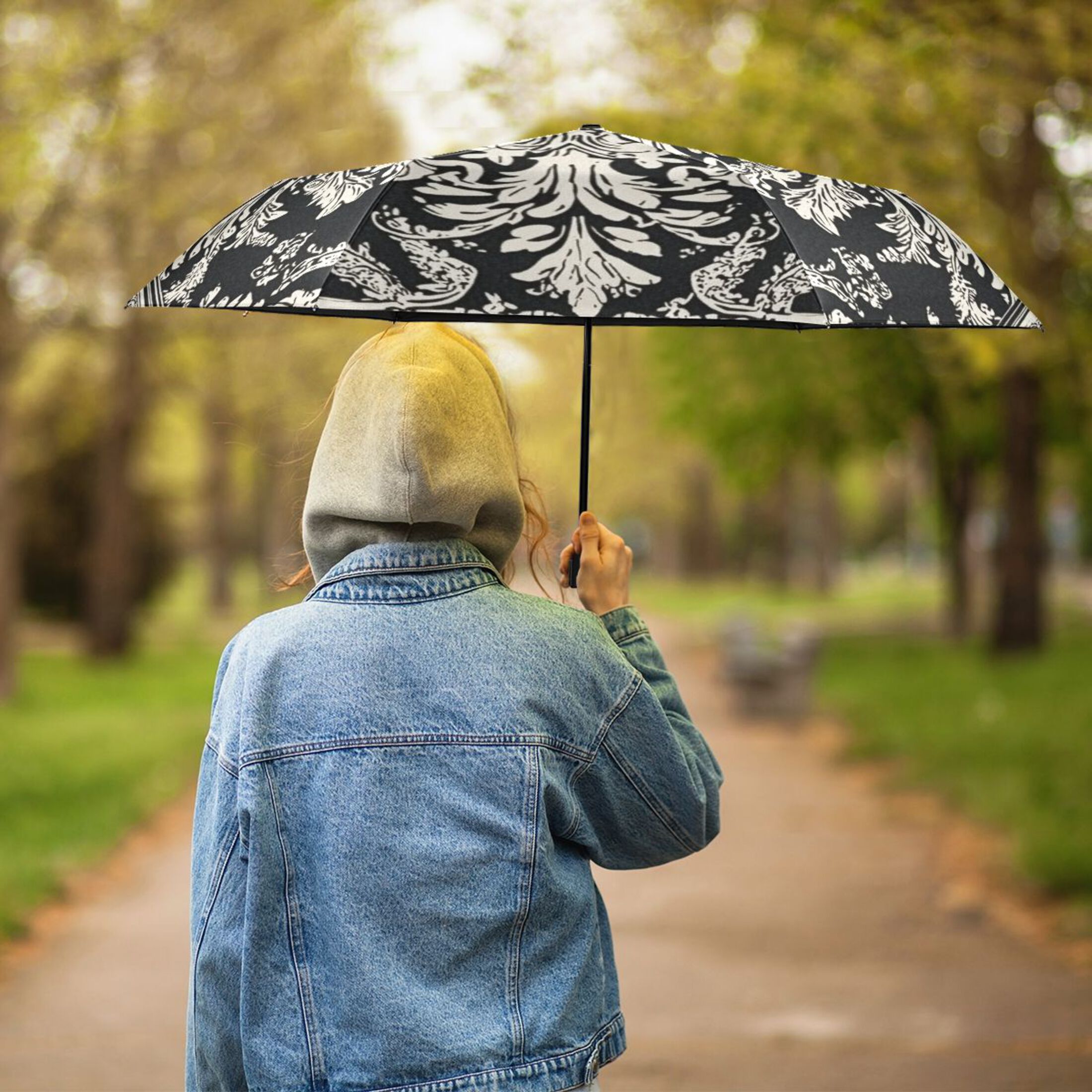 Black and White Paisley Flowers Pattern All Weather Umbrella Triple Folding Parasol 6 Ribs UV Protection Portable