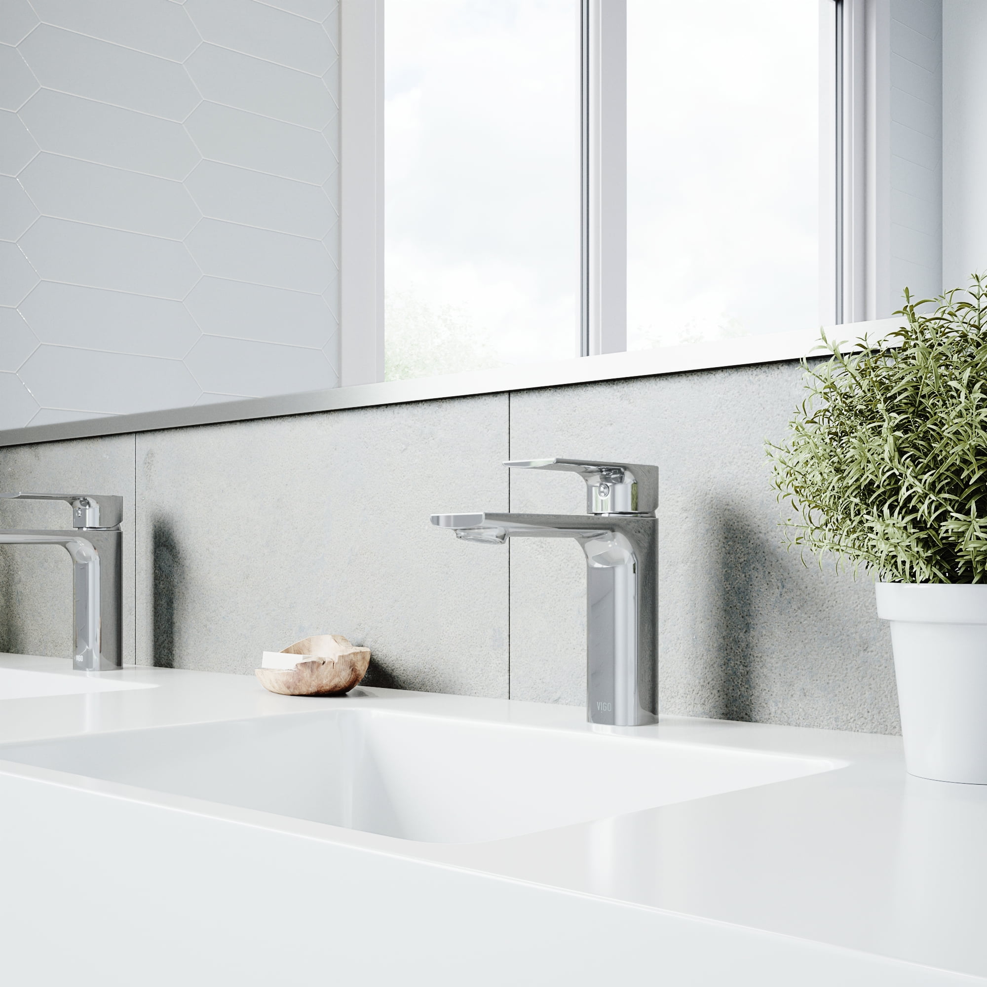 VIGO Davidson Single Handle Single-Hole Bathroom Faucet in Chrome