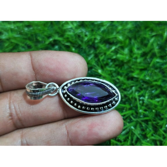 Beautiful Purple Amethyst Cabochon Gemstone Handmade 925 Sterling Silver Pendant 22 mm