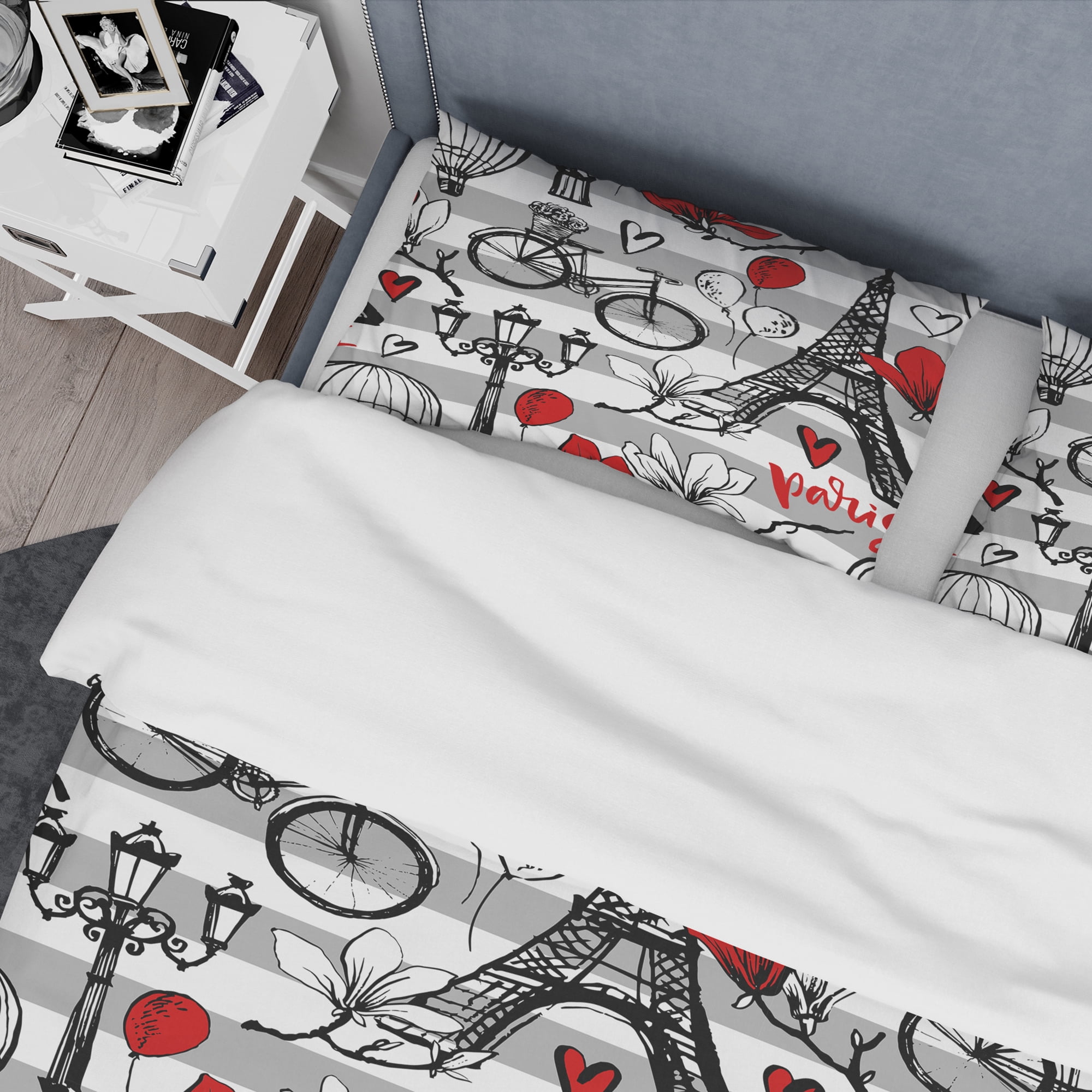 Designart 'Paris Eiffel Red Hearts II' Mid-Century Modern Duvet Cover Set