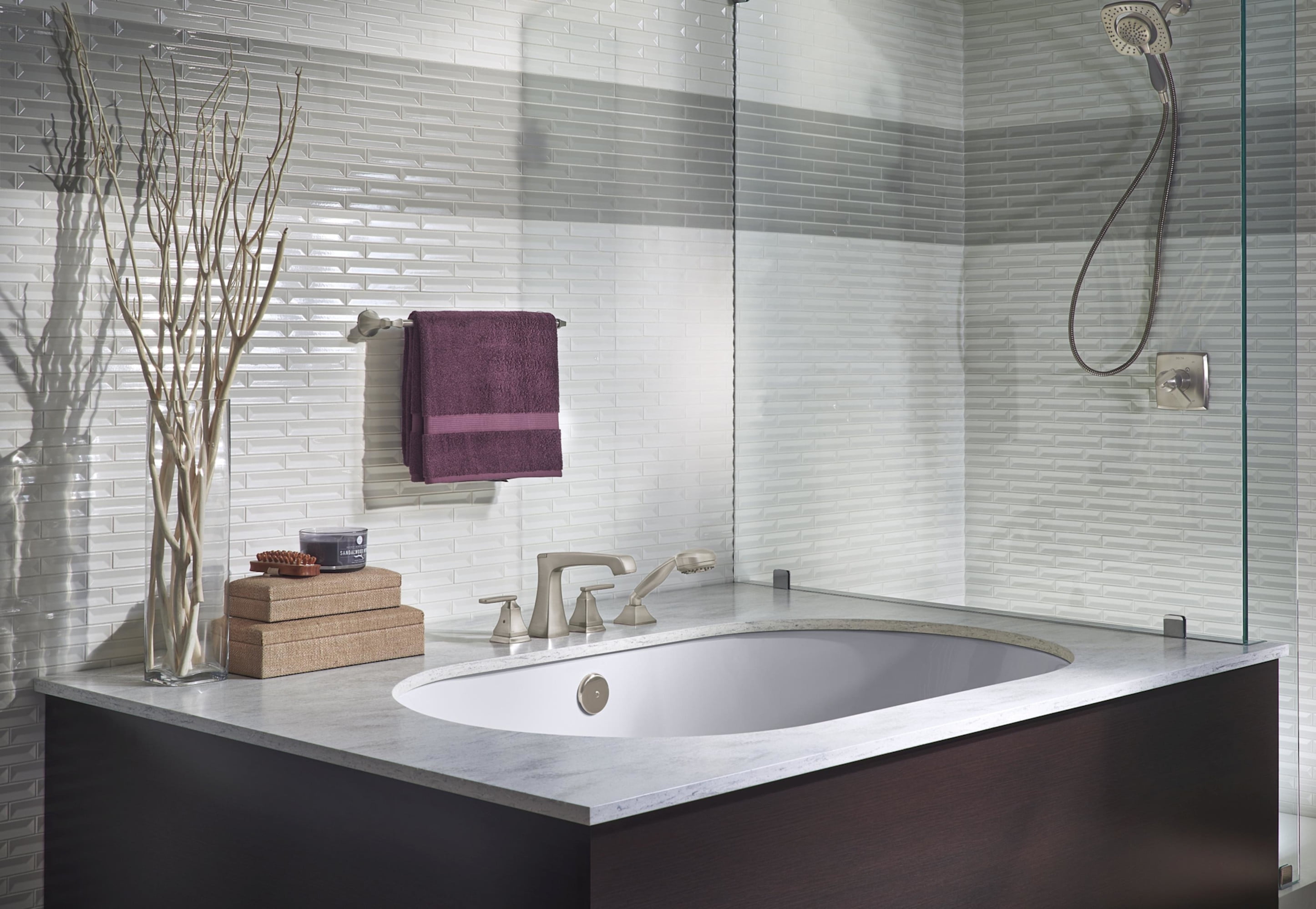 Delta T4764 Ashlyn Deck Mounted Roman Tub Filler - Black