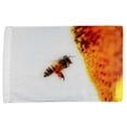 thumbnail image 1 of Serviette à Main Abeille en Vol, 1 of 1