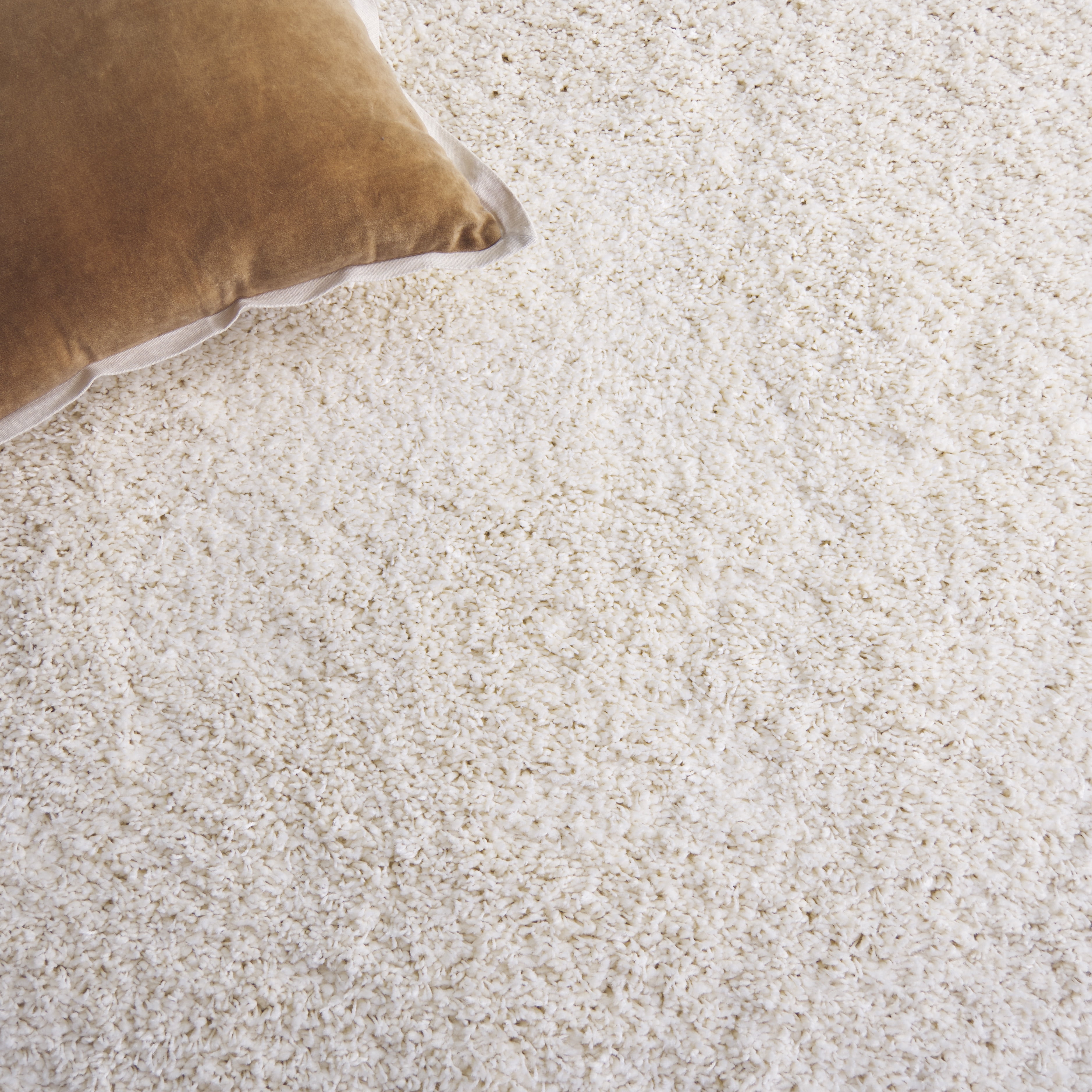 SAFAVIEH California Plush Solid Shag Area Rug, Ivory, 4' x 4' Square - Modern Design, Ivory, Non-Shedding & Easy Cleaning, Ultra Plush Thick Pile, Ideal for Living Room, Bedroom