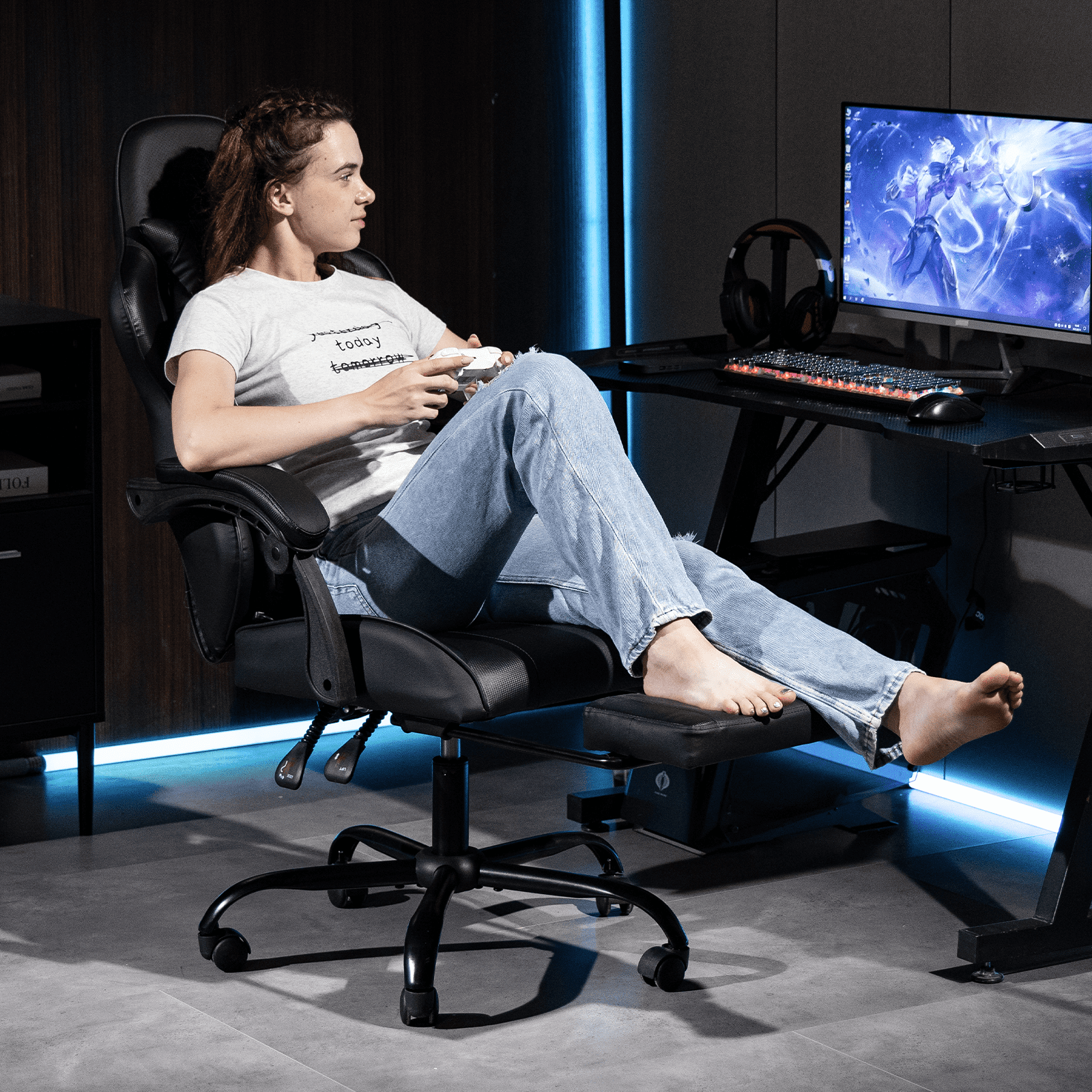 WENTUM  Ergonomic Reclining Gaming Chair with Linkage Armrests & Footrest, Racing Office Chair, PU Leather Computer Desk Chair, Black