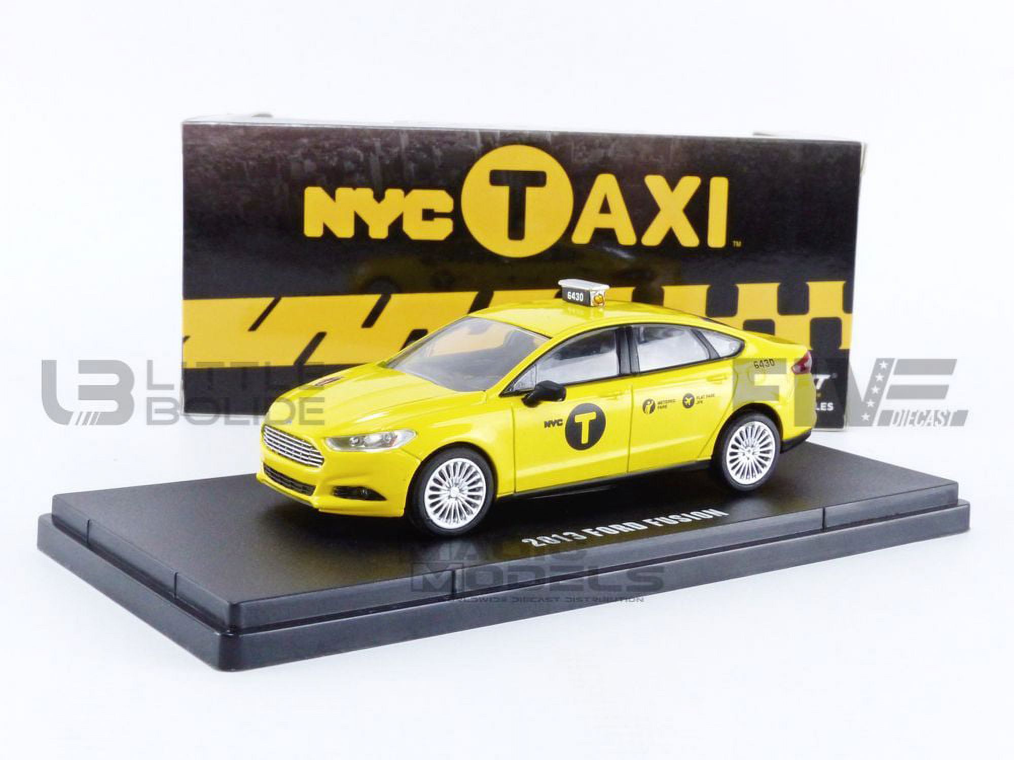グリーンライト　2013 フォード　フュージョン タクシー Amazon | GREENLIGHT 1:43 SCALE 