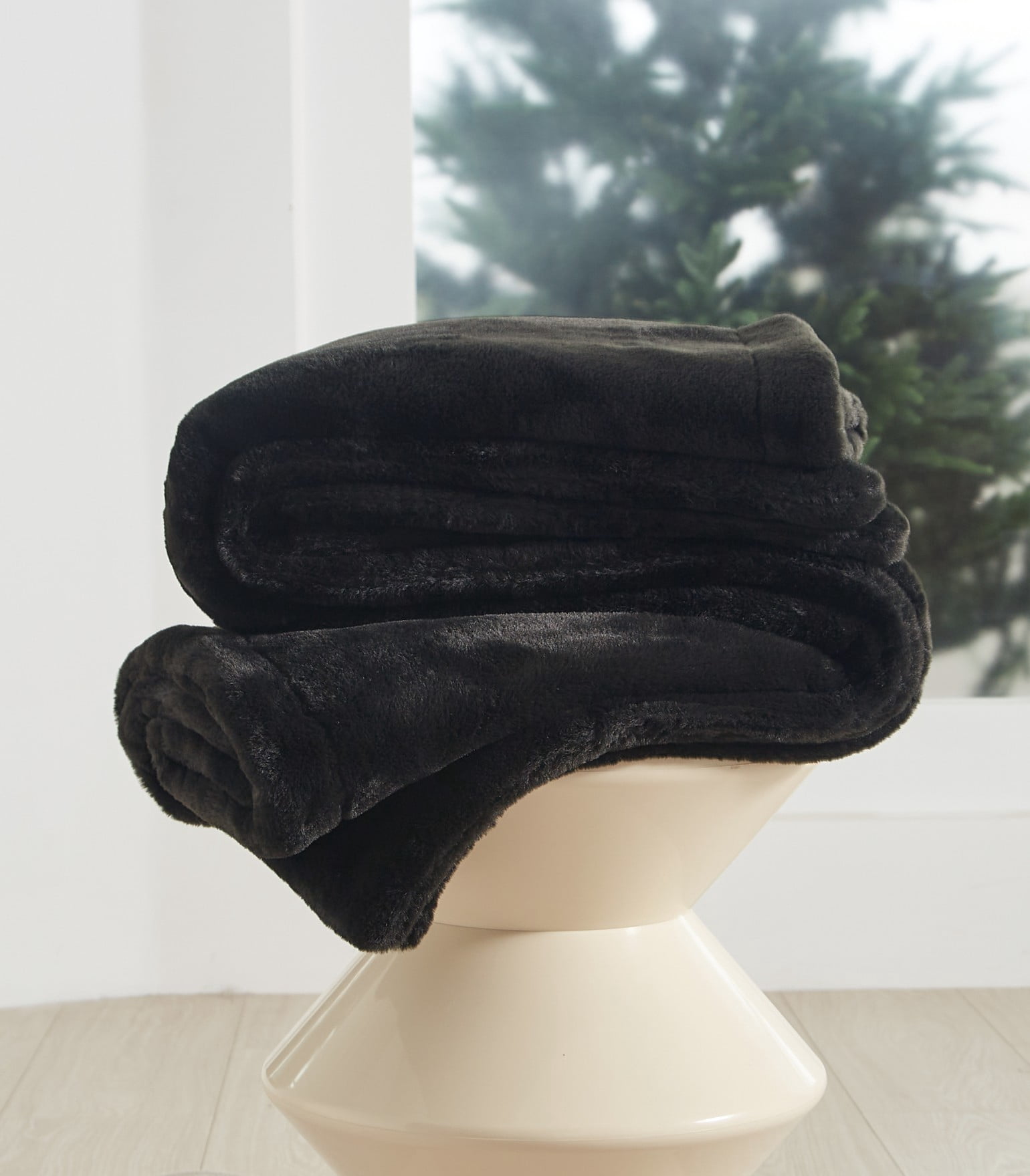 Cozy Haven Faux Fur Throw Blanket for Adults, Black, 50" x 72"