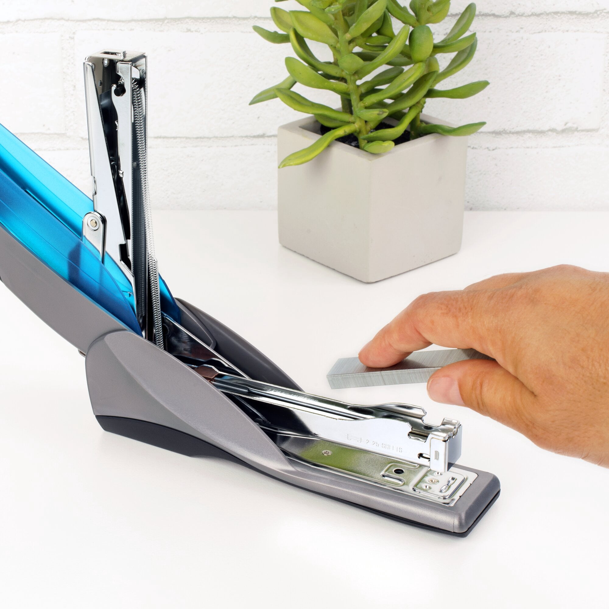 Swingline Optima 25 Reduced Effort Stapler, 25 Sheets, Blue/Gray