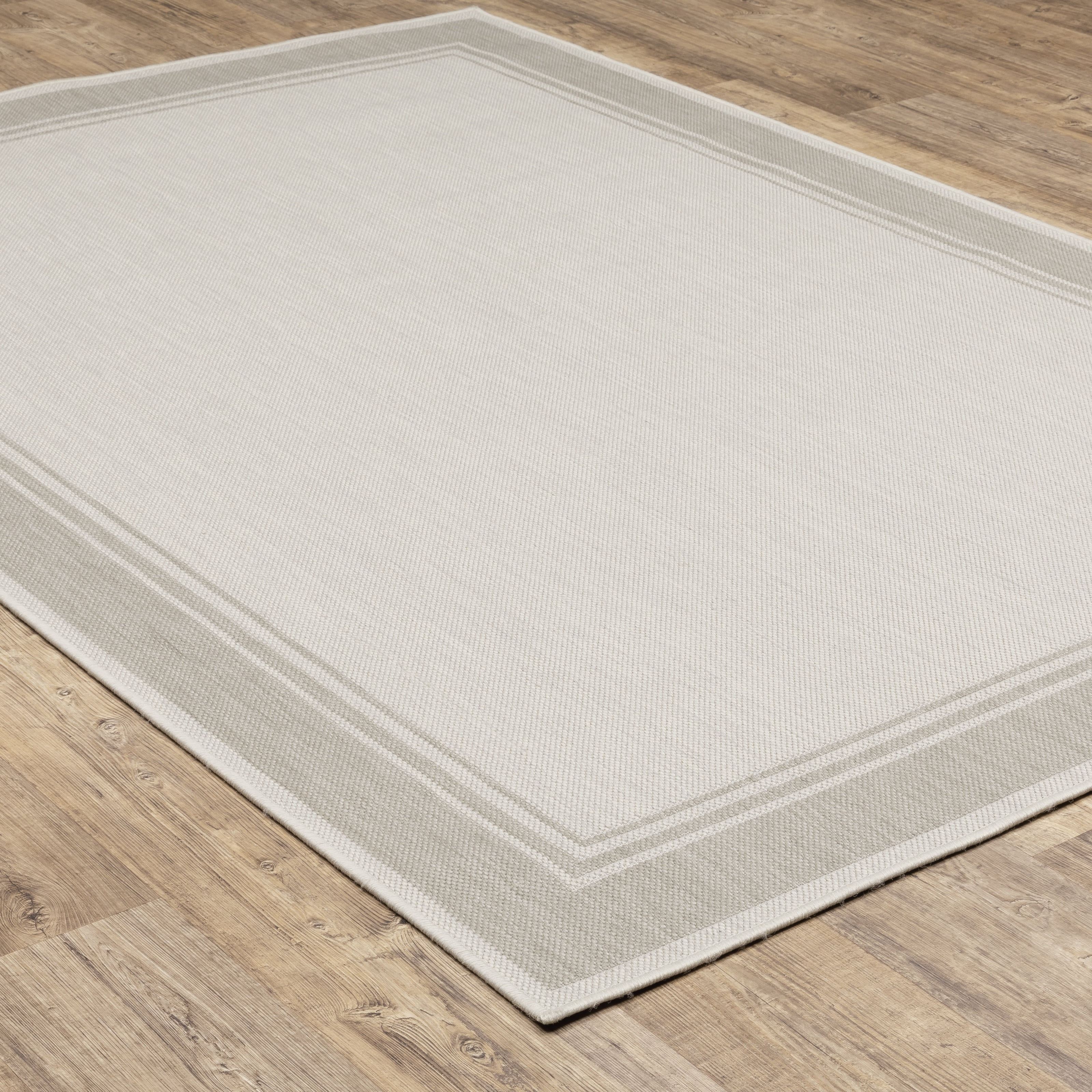 Avalon Home 6' x 9' Gray and Ivory Border Outdoor Rug