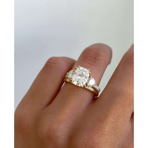 vylahjewellery 18K Yellow Gold Anniversary Ring for Her Three Stone Diamond Wedding Ring Unique Bridal Ring Set Matching/Stacking Band Cushion Cut Moissanite Engagement Ring