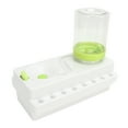 thumbnail image 1 of Limpiador de pinceles de plástico con tubo de drenaje para aulas, exteriores, familia, blanco y verde, 1 of 14