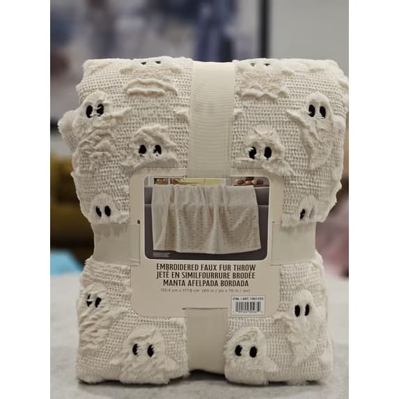 Halloween Throw with Halloween Embroidery, Cozy Warm Decorative Blanket for Sofa Couch Bed, Soft Plush Fall Home Decor Accent, Spooky Seasonal Gift(39.37"*51.18",Ghost)