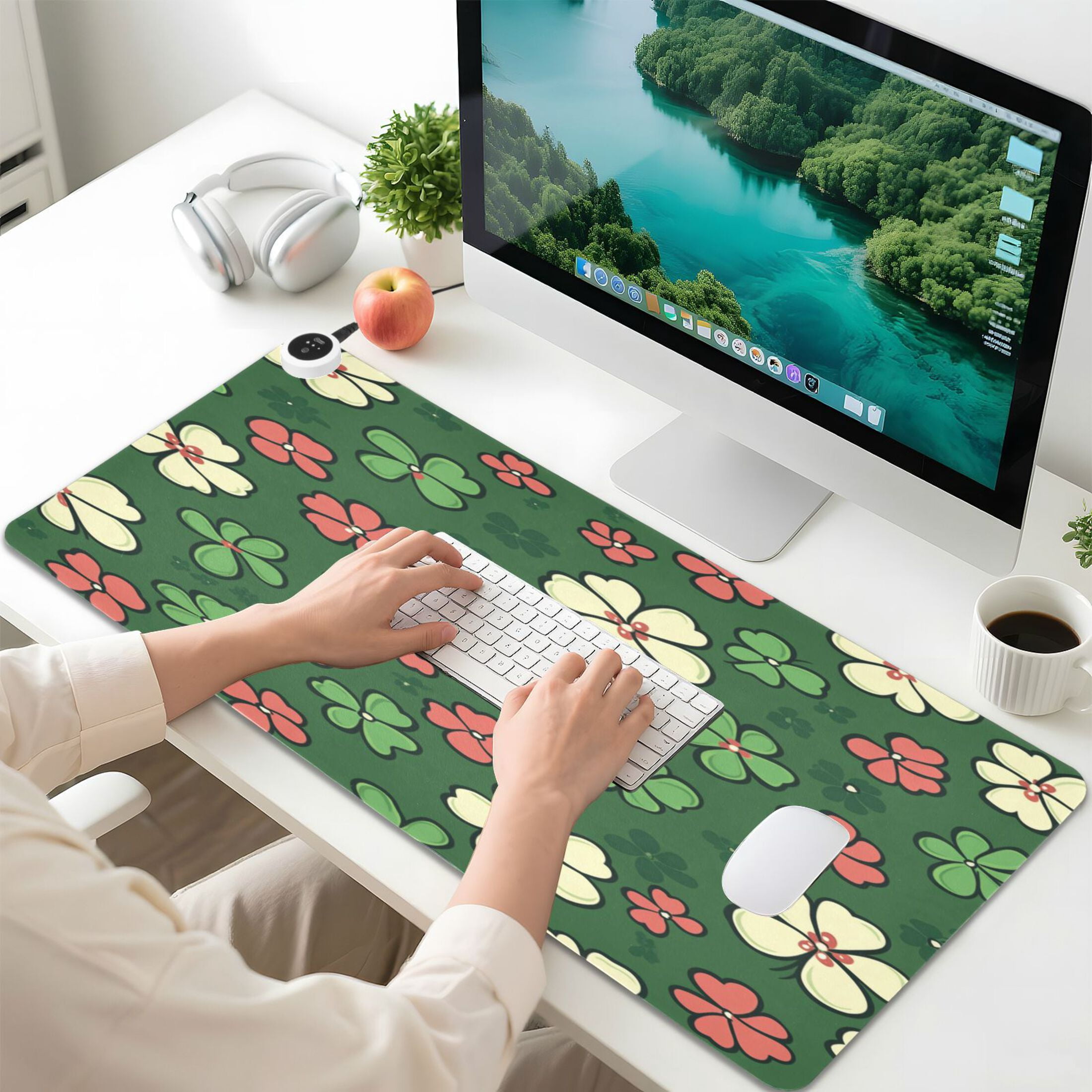 Wobogo Colorful Clovers Heated Mouse Pad Extra-Large Desk Mat With 3 Heating Levels and 3-hour Auto Shut-Off Protection Ideal for Computer Keyboards Home Office Hand-warming Essential 31.5in × 13in