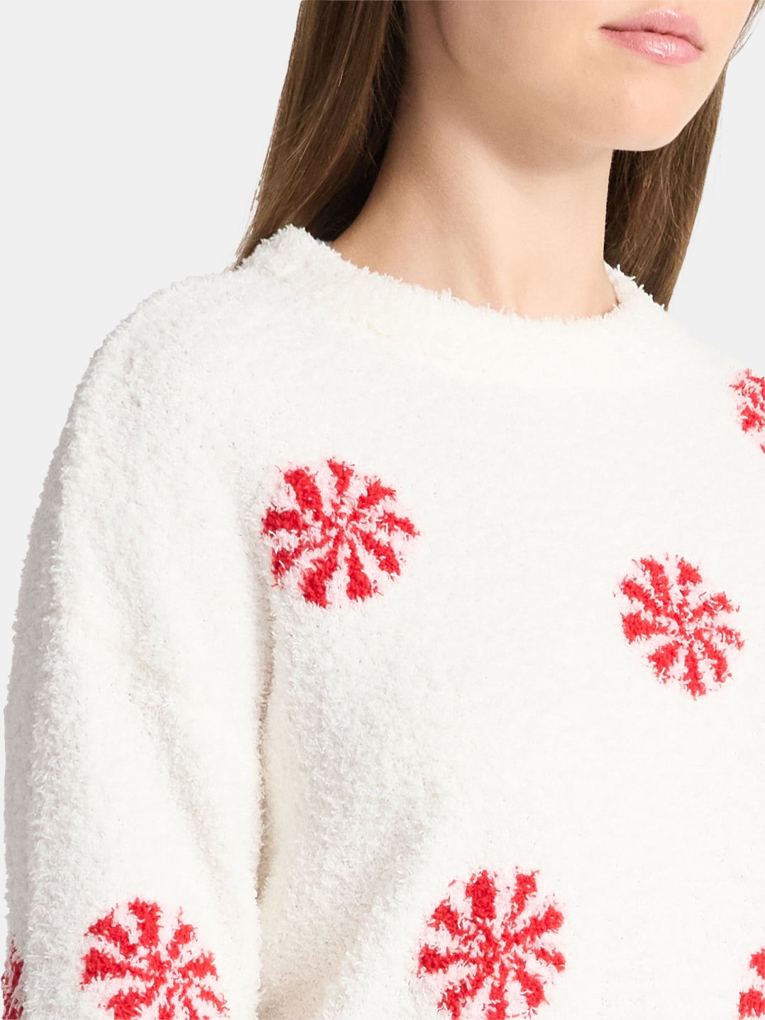 No Boundaries Christmas Plush Sweater and Shorts Set, 2-Piece, Women’s