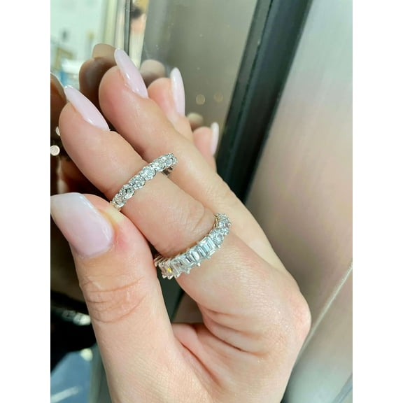 Karty - 2 Carat Round Diamond Eternity Band