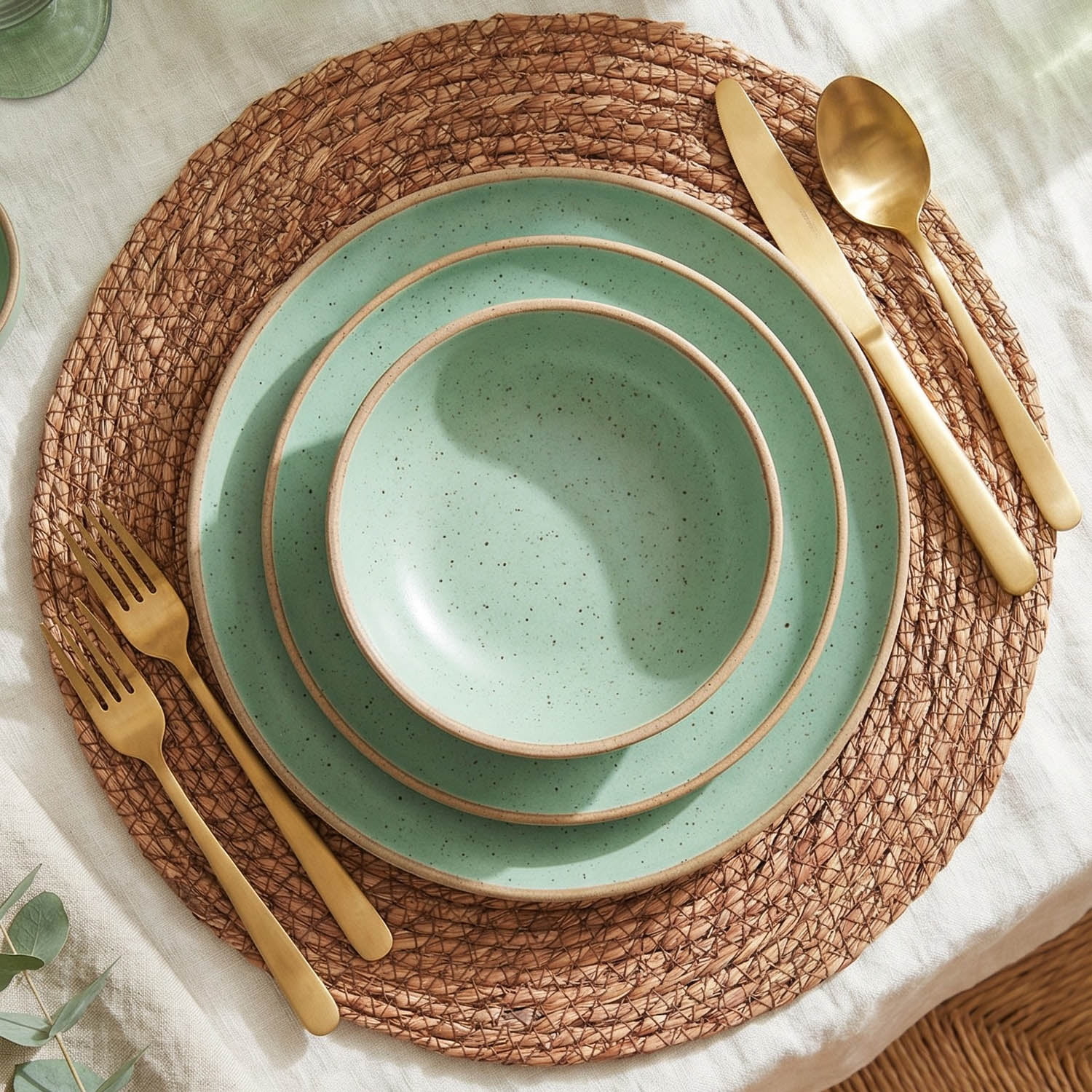Laquedecraft 13.8" Round Brown Seagrass Rattan Placemats Set of 4 | Woven Farmhouse Spring Plate Chargers for Wedding, Party, Christmas, Events