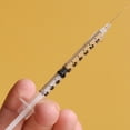 thumbnail image 3 of Jeringa Rixbao U-100 31G, 1 ml/cc, 8 mm (5/16), paquete de 100, 3 of 3