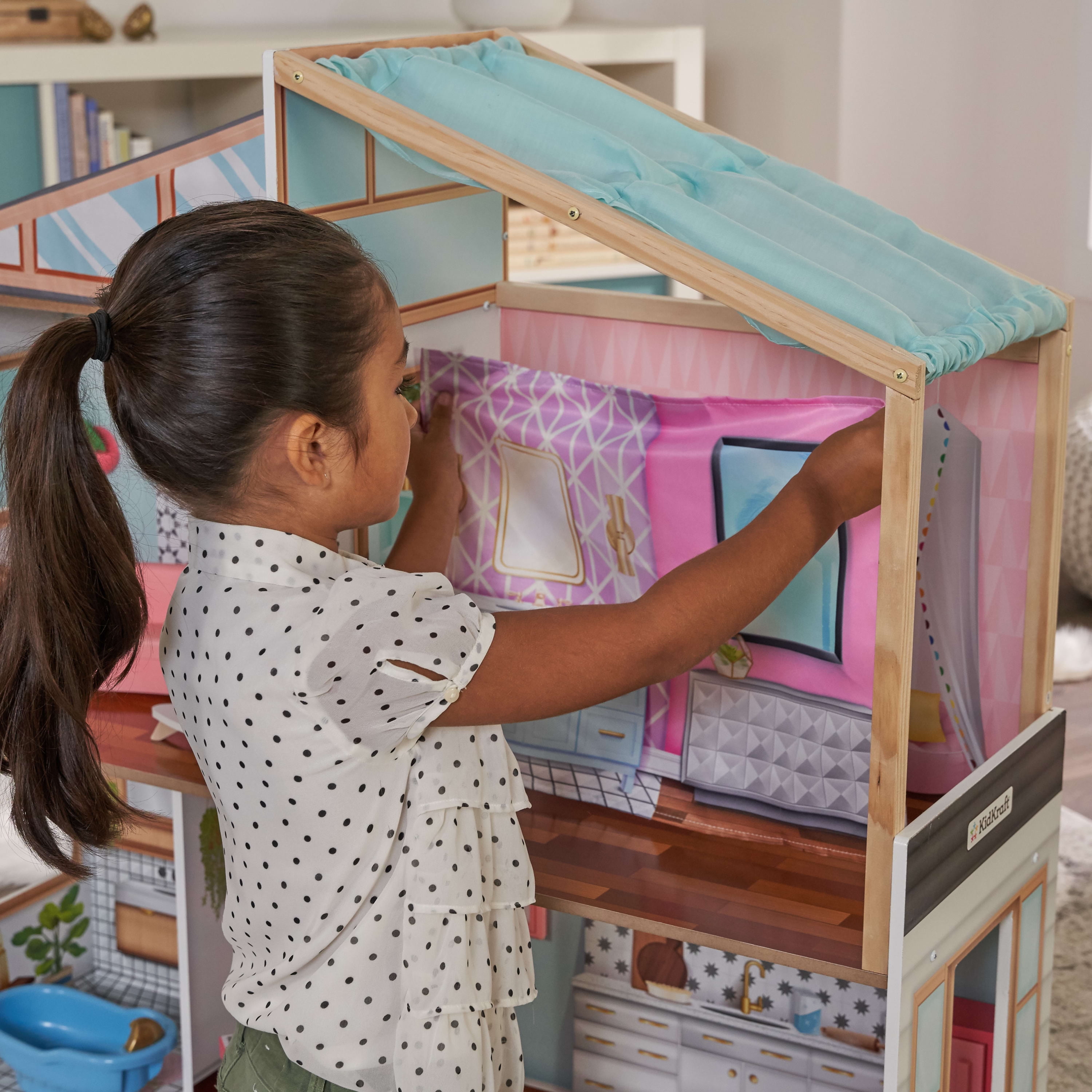 magnetic makeover dollhouse
