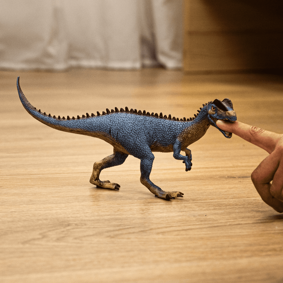 Schleich Dinosaurs - 9" Realistic Dilophosaurus Dinosaur Toy - Dino Action Figure with Movable Jaw for Boys and Girls - Imaginative Play Figurine Dinos - Kids Ages 5+ - 15046