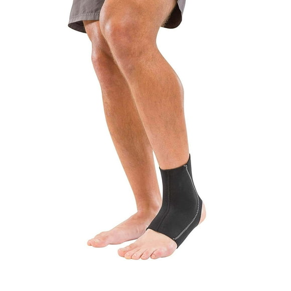 Mueller Sports Medicine Ankle Support (Large)