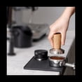 thumbnail image 4 of Sello de Prensado de Café Expreso: Manejar de Madera AutéNtica, Prensador de Café Expreso Incluye CojíN de Silicona de 58 Mm, 4 of 5