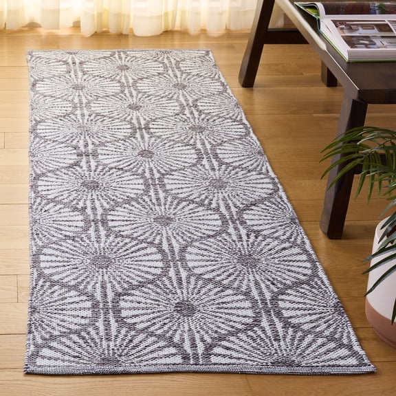 Safavieh Montauk Garland Geometric Runner Rug, Charcoal/Ivory, 2'3" x 7'