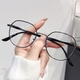 thumbnail image 3 of Gafas de miopía para mujer con lentes planas antiluz azul y montura para cámara, 3 of 5
