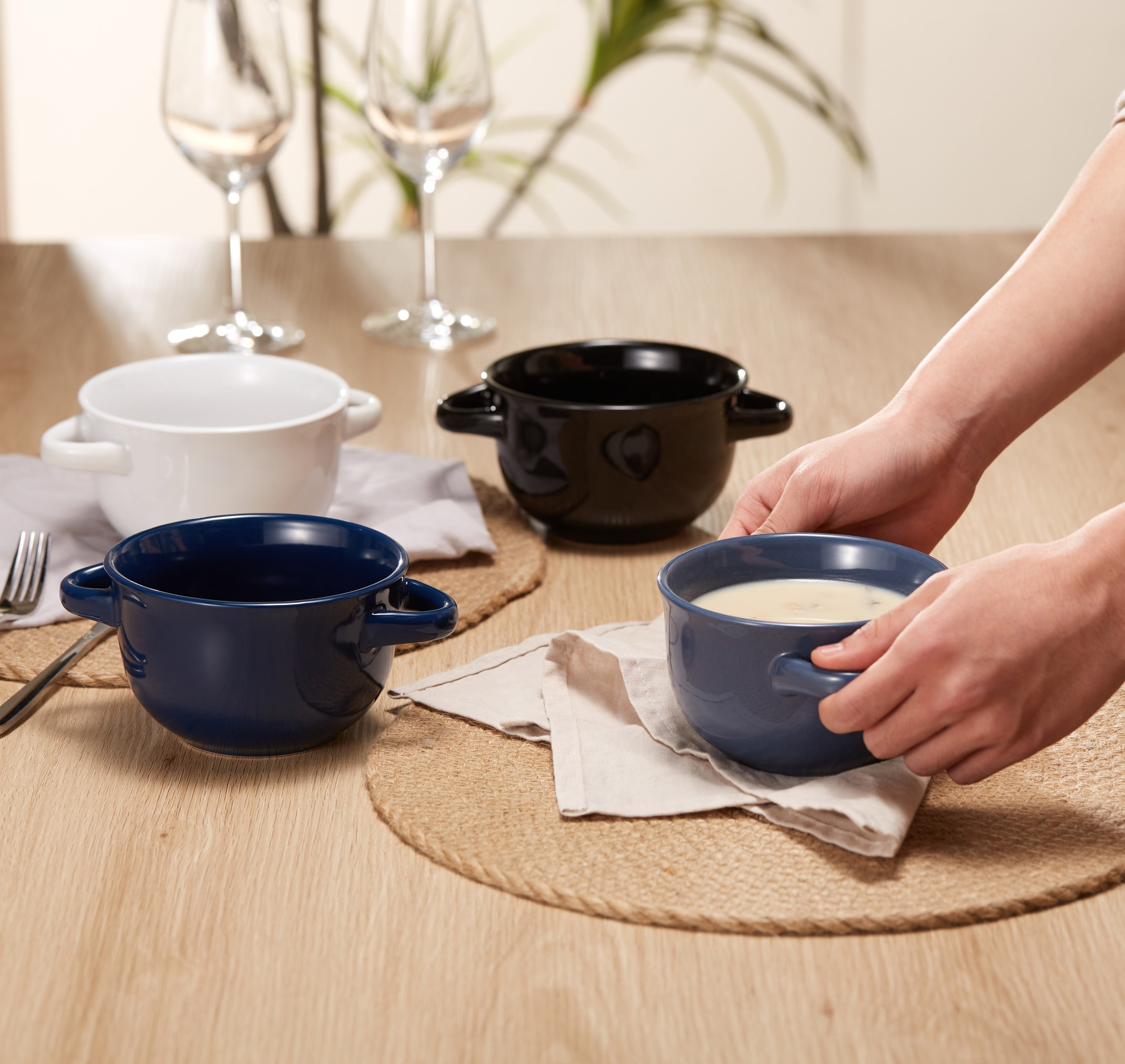 Kook Soup Bowls Crocks with Handles, 18 oz, Set of 4, Red