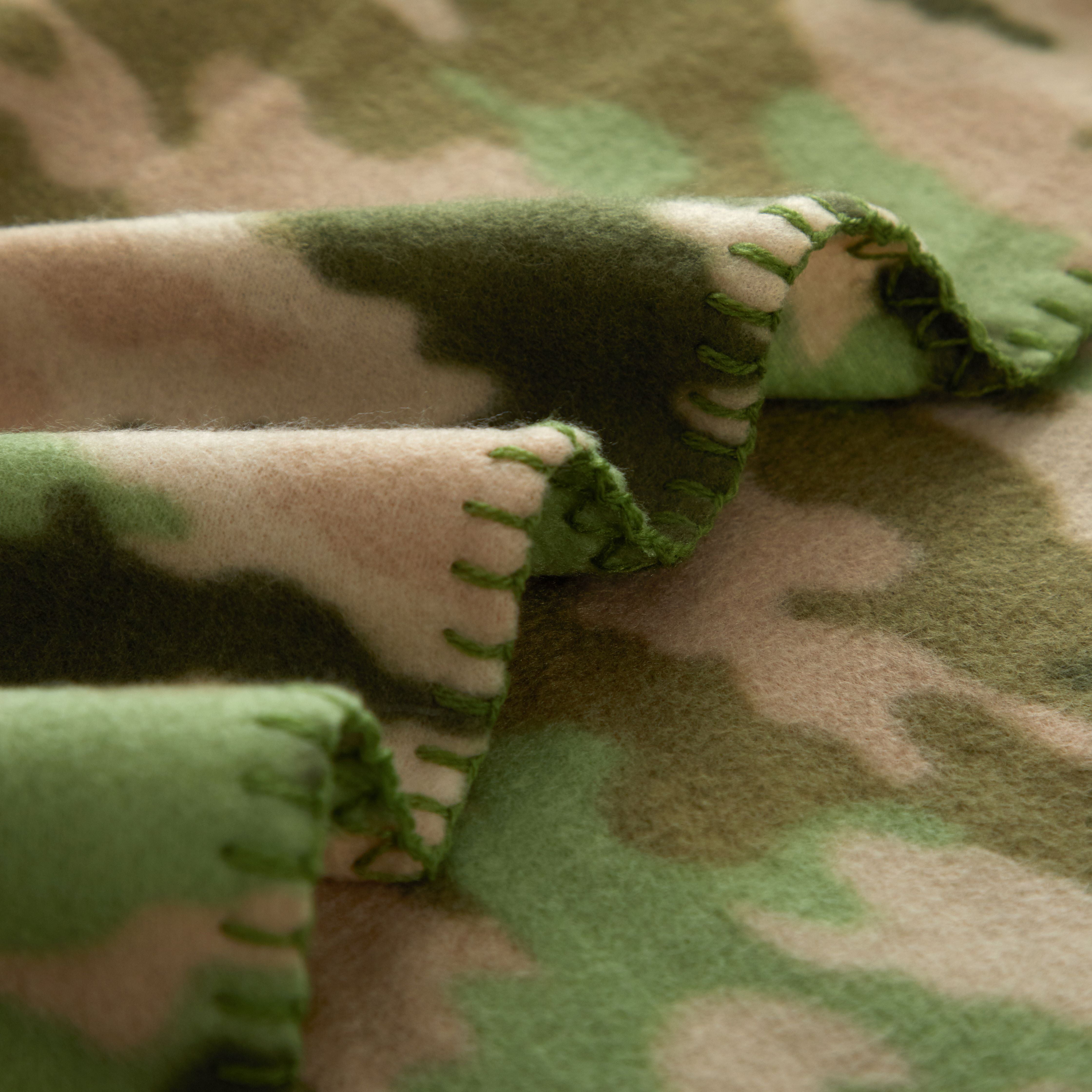 Mainstays Fleece Plush Throw Blanket, 50" x 60", Green Camouflage, Machine Washable