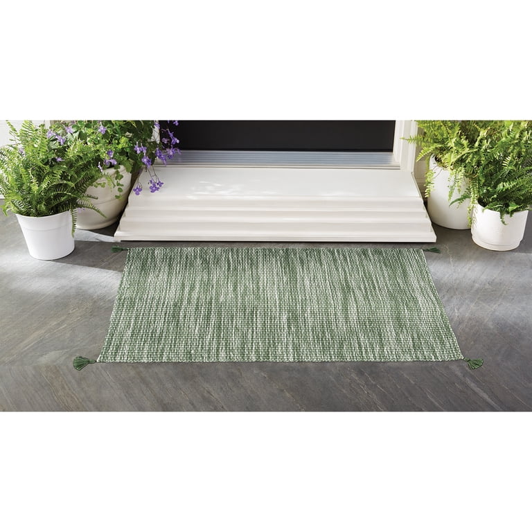 Home Dcor Green Tassel Outdoor Rug - Woven PET - Fade Resistant