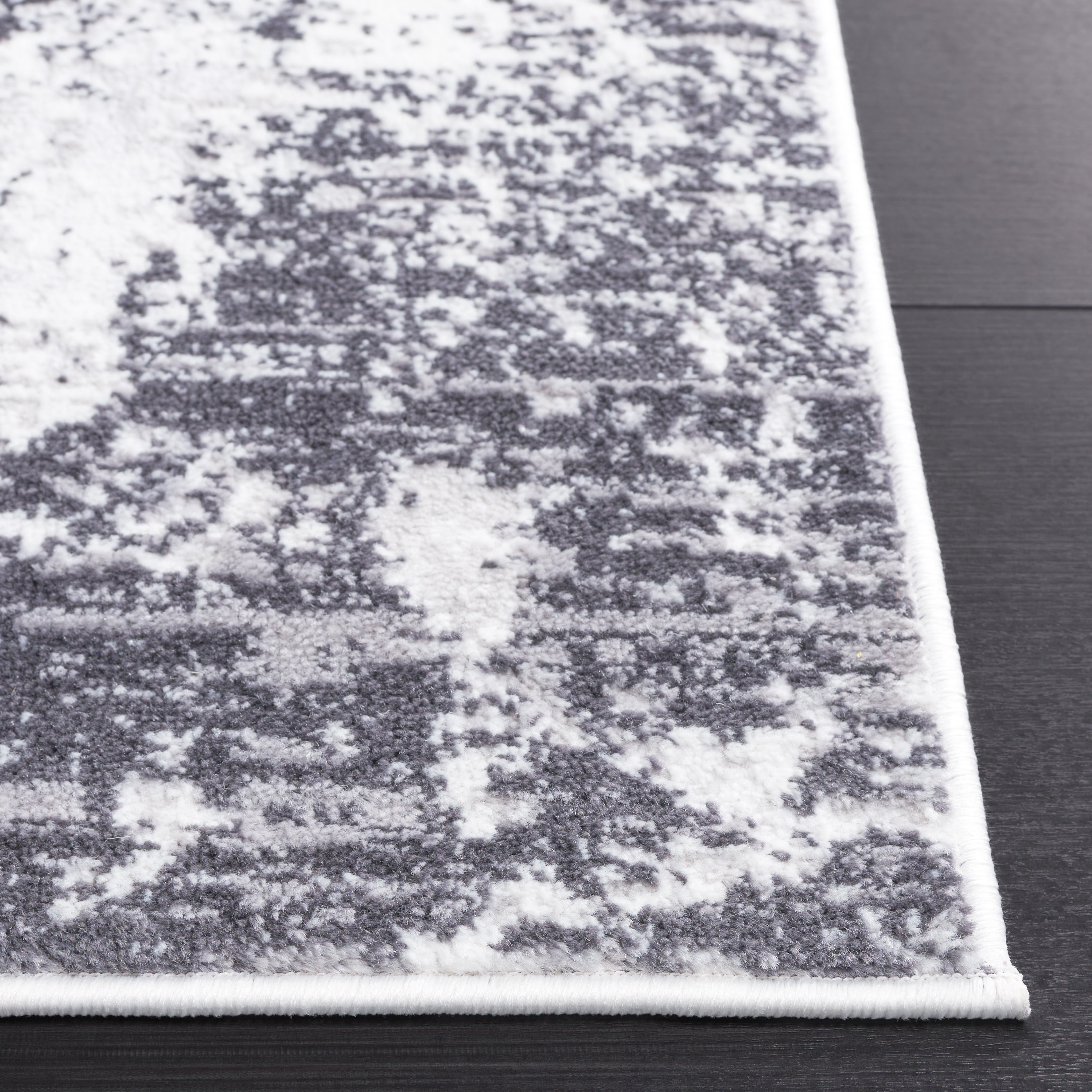 SAFAVIEH Amelia Alastar Abstract Distressed Area Rug, Charcoal/Ivory, 4' x 6'