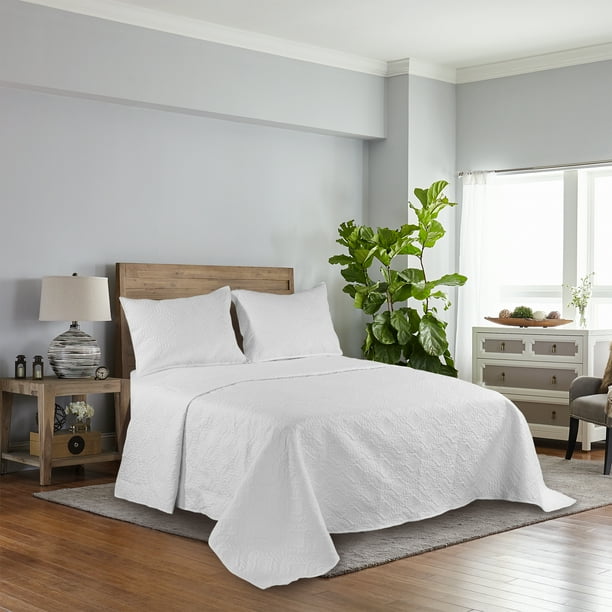 Shop our vast selection of products and best online deals. mainstays scroll quilted bedspread full queen arctic white