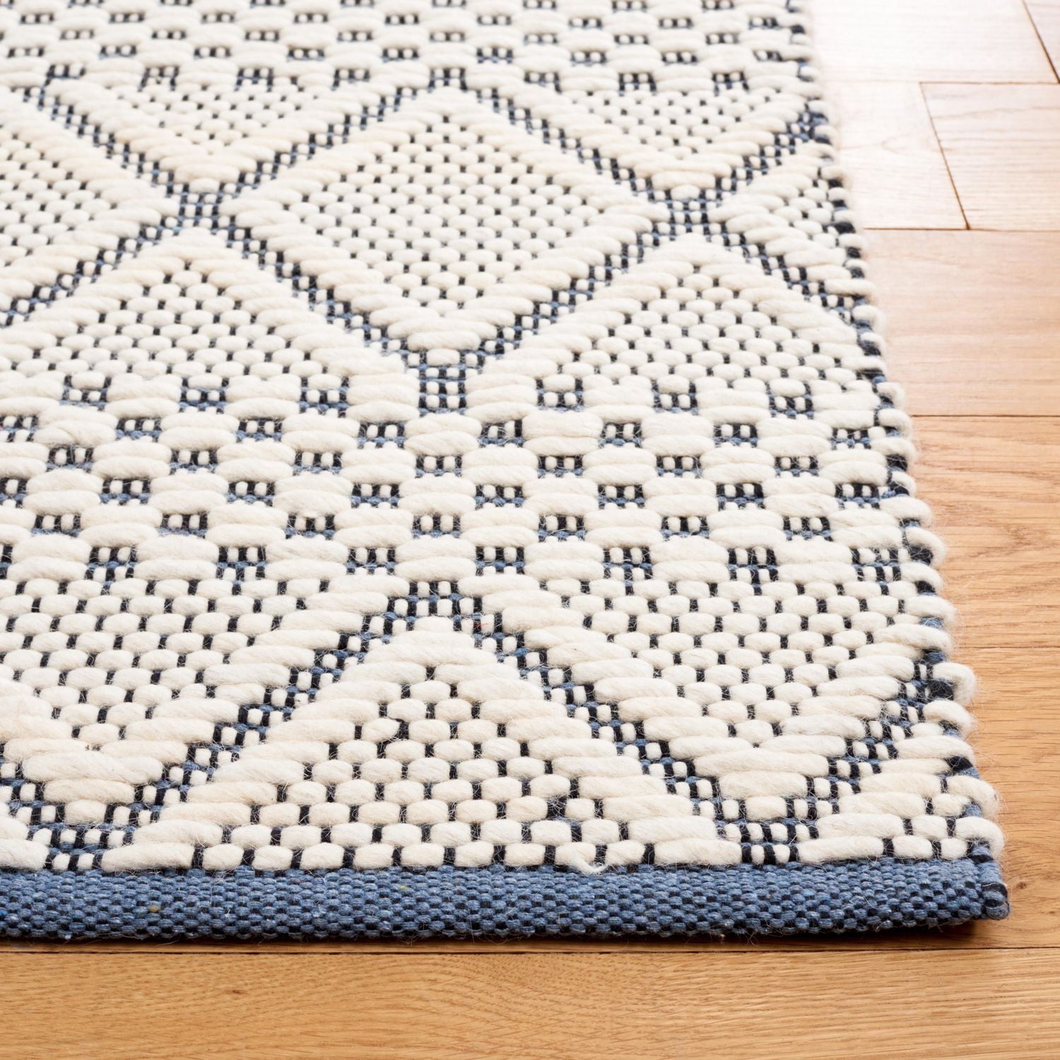 SAFAVIEH Natura Maisy Tapis Géométrique Rayé