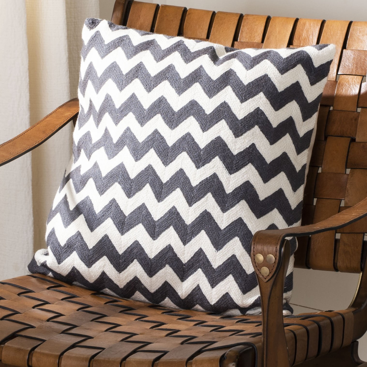 Safavieh Tealea 18" x 18" Contemporary Charcoal Zig-Zag Striped Decorative Pillow