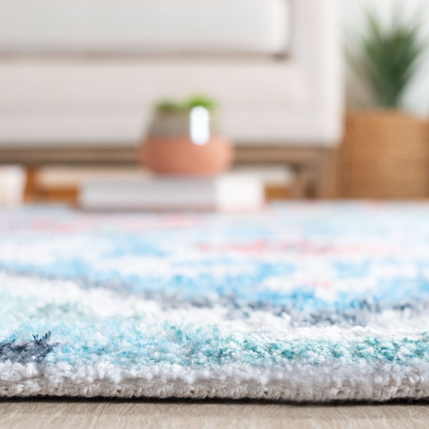 SAFAVIEH Saffron Franklin Geometric Area Rug, Blue/Aqua, 5' x 8'