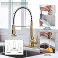 thumbnail image 3 of Grifo de cocina WEWE en oro cepillado con rociador desplegable, 3 of 6