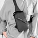 thumbnail image 5 of Fiudx Bolso Bandolera Pequeño con Correa Ajustable, Estilo Bandolera Compacto, para Viajes Al Aire Libre, Multiusos, Ligero, 28 X 17 X 8 Cm., 5 of 6