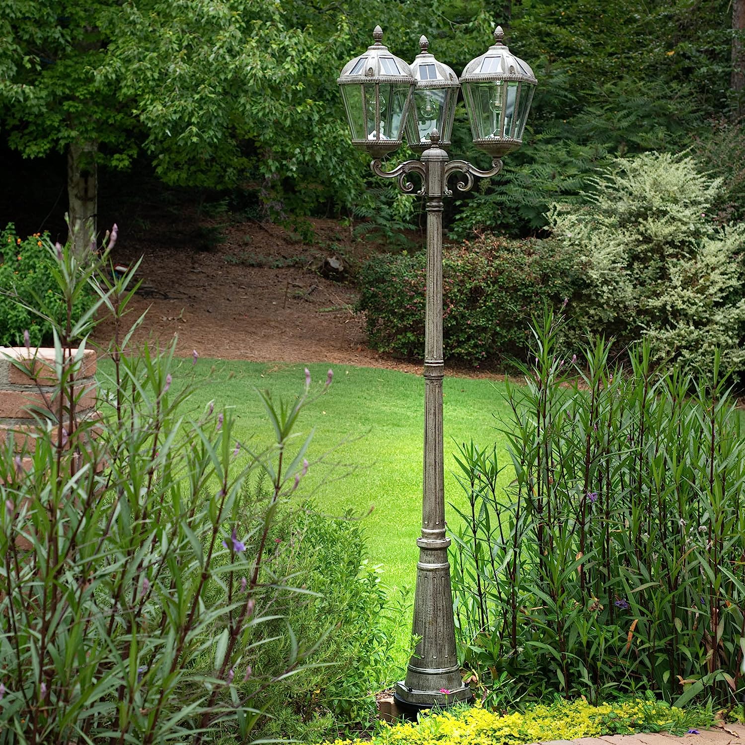 Gama Sonic Royal Bulb Solar Lamp Post Light Kit, 89 inch Tall, Outdoor  Triple Head Weathered Bronze Cast Aluminum and Clear Beveled Glass Post Lamp,  Light Pole, and Warm White Light 2700K