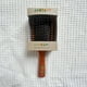 thumbnail image 1 of Peine de madera para peluquería con cojín de aire, peine para rizar el cabello, peine para el cuero cabelludo, peine de madera maciza para masajes, peine cuadrado para pan con letras, 1 of 5
