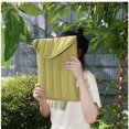 thumbnail image 1 of Sac de Protection en Coton Brodé pour Ordinateur Portable Léger, 1 of 6